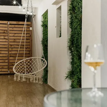 Cutest White-tower With A Private Patio * Thessaloniki