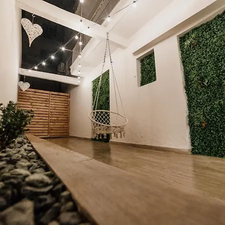 Cutest White-tower With A Private Patio Θεσσαλονίκη