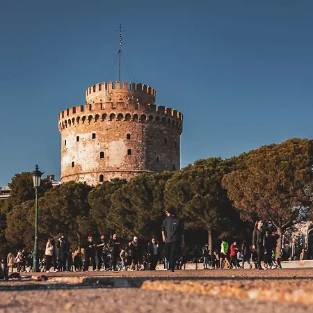 Cutest White-tower With A Private Patio Apartment Thessaloniki